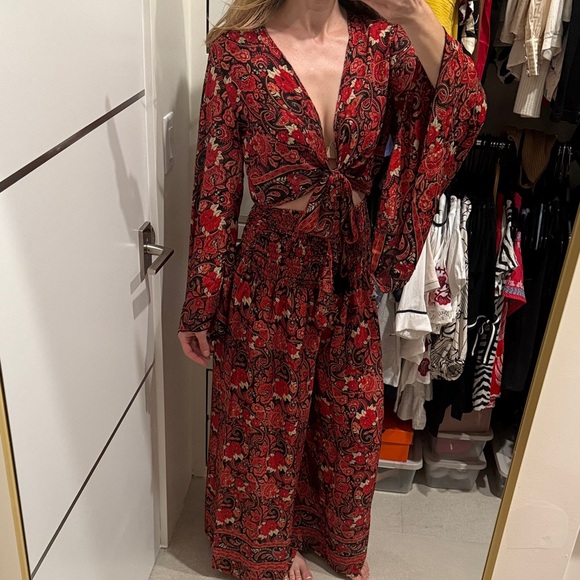 Red and black long sleeve 2 piece silky outfit  small - Picture 1 of 8